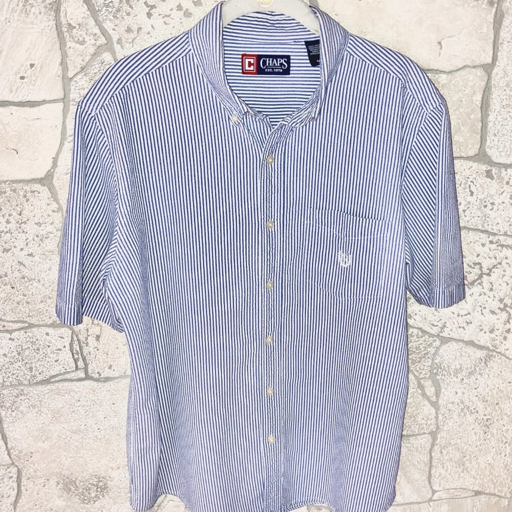 CHAPS BLUE AND WHITE SEERSUCKER SHORT SLEEVE SHIRT